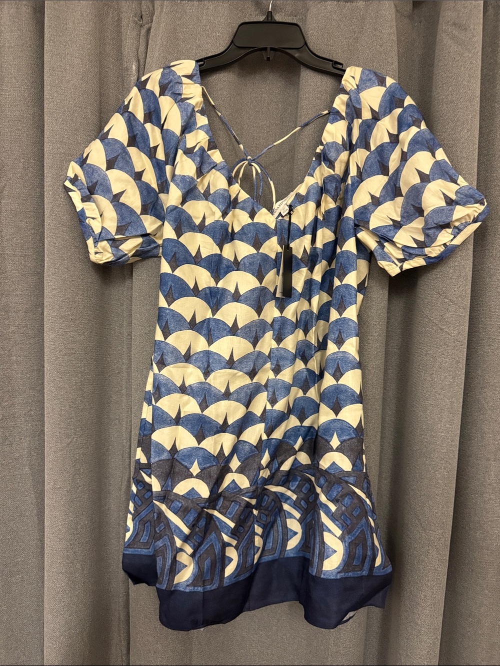 Women’s Banana Repulic Blue and Cream Short Sleeve Printed dress